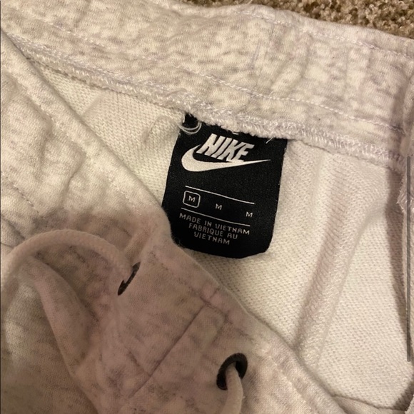 Cute nike sweatpants - Picture 3 of 4